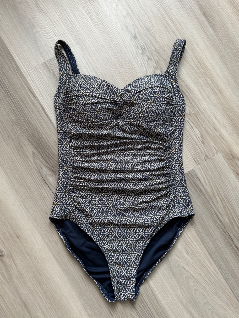 Women’s  Swimsuit Niptuck Size 4